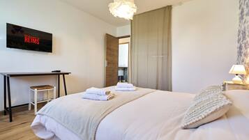 4 chambres, fer et planche Ă repasser, Wi-Fi, draps fournis