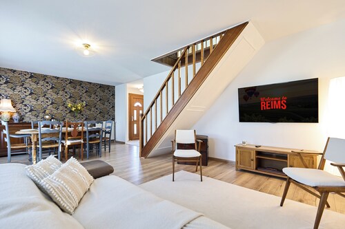 Familly house • 4 bedrooms • Spa • Garden • Parking