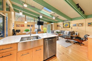 Interior - Middlesex Cottage, 3 bedroom, 2 bath located in the Middlesex Community! Access to beach, free wifi, shopping, restaurants and more! (Bethany Beach)