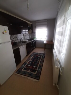 House, 3 Bedrooms, Smoking, Balcony | Bahagian dalam