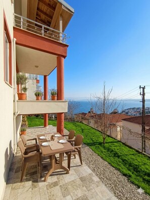 House, 3 Bedrooms, Smoking, Balcony | Balcony