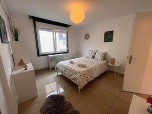 Room - Illkirch centre • 2 bedrooms • Sleeps 6 • Near the tram (Illkirch-Graffenstaden)