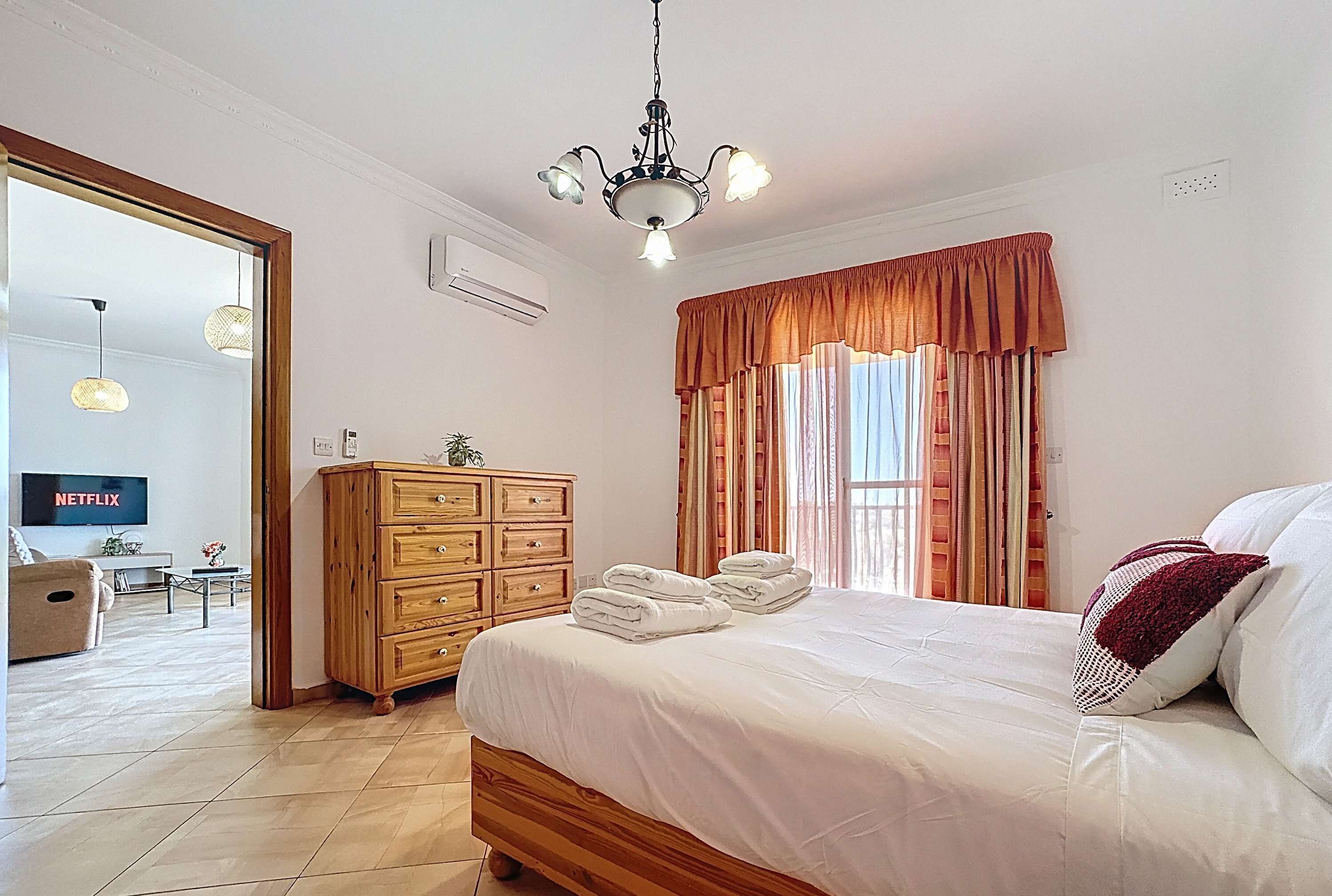 2 bedrooms, desk, iron/ironing board