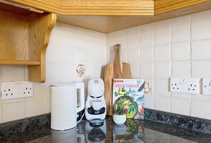 Interior - Seaside Retreat with Balcony Views in Marsaskala (Wied il-Għajn)