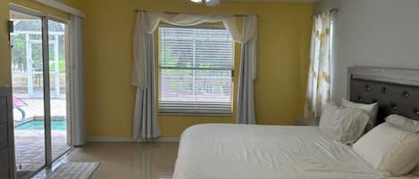 4 habitaciones, tabla de planchar con plancha, wifi y ropa de cama