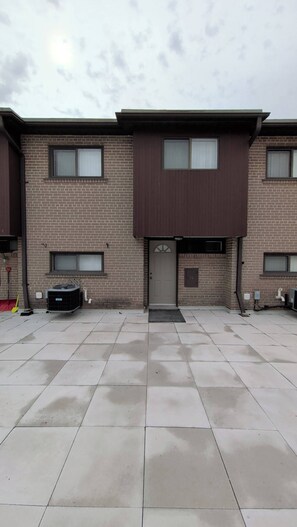 Shared Dormitory, 1 Bedroom, Fireplace | Exterior - Room-private Room2 North York Quiet (Toronto)