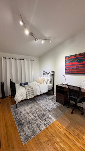Shared Dormitory, 1 Bedroom, Fireplace - Room-private Room2 North York Quiet (Toronto)