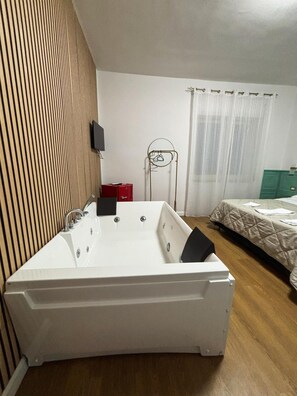 Room - Mirosa Luxury Room 212 with Private Terrace, Wi-Fi and Air Conditioning (Pompei)