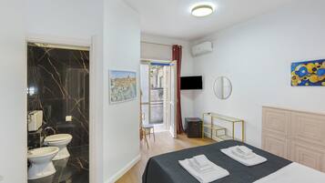 1 camera, Wi-Fi, lenzuola