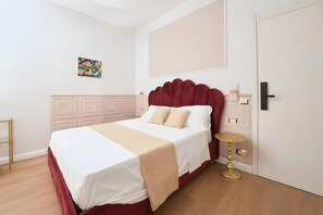 Room - Mirosa Luxury Room 213 with Balcony, Wi-Fi and Air Conditioning (Pompei)