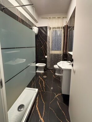 Bathroom - Mirosa Luxury Room 214 with Wi-Fi and Air Conditioning (Pompei)