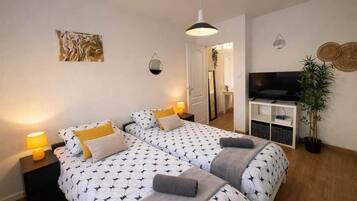 1 quarto, Wi-Fi de cortesia, roupa de cama