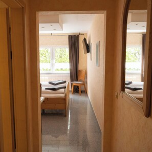 Chambre Double, vue montagne | Bureau, Wi-Fi gratuit