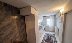 Hus, 2 soverom, balkong | Eget kjøkken