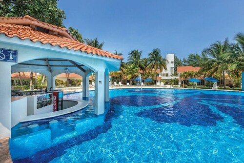 Isla Mujeres | Relaxing Island Retreat | Pool + Beach
