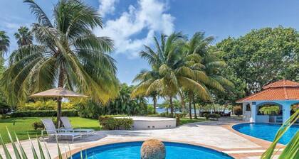 Isla Mujeres | Relaxing Island Retreat | Pool + Beach
