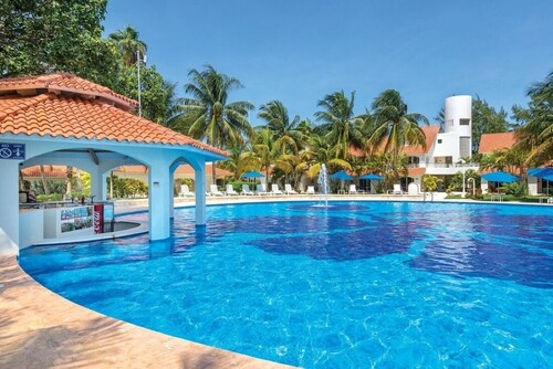 Isla Mujeres | Relaxing Island Retreat | Pool + Beach