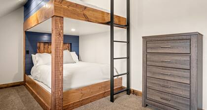Averon Lodge – Luxury Estate at Bear Lake (Sleeps 87)