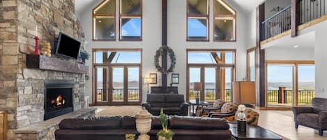 TV, fireplace