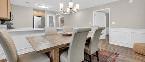 Condo, 3 Bedrooms | Dining