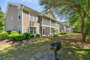 Condo, 3 Bedrooms | Exterior - 77b Coastal Fairway 3 Bedroom Condo (Pawleys Island)