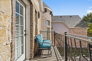 Property grounds - Spacious Family Home with Heated Pool, Spa, Media Room & Pizza Oven (Allen)