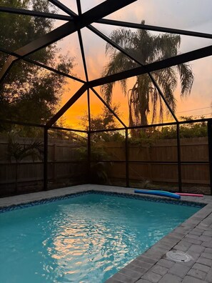 A heated pool - 4 BR/3 BA Heated Pool and Hot Tub by FVC (Bradenton)