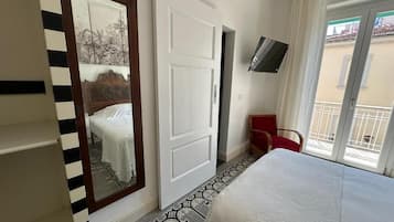 Zimmersafe, schallisolierte Zimmer, Bügeleisen/Bügelbrett