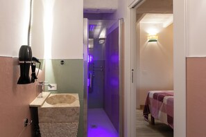 Deluxe Double Room, Garden View | Bathroom - IL GIARDINO SEGRETO (Castelfidardo)