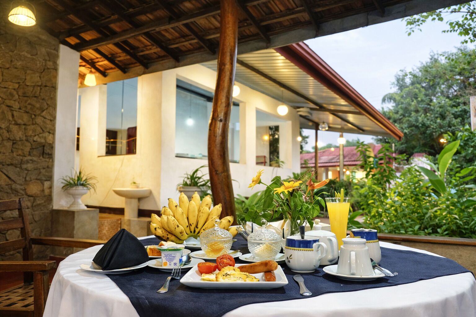 屋外ダイニングエリア