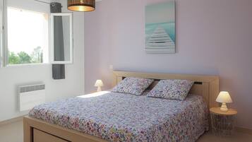 1 chambre, fer et planche Ă repasser, Wi-Fi, draps fournis