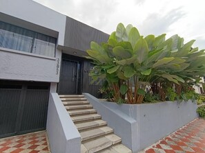 Perincian bahagian luar