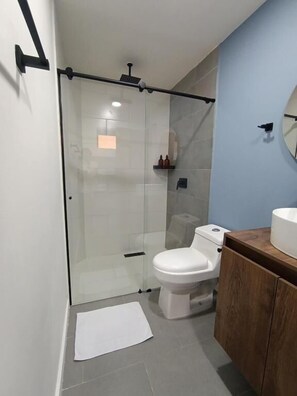 Business Double Room | Bathroom - Bluelux Med - B&B (Medellín)