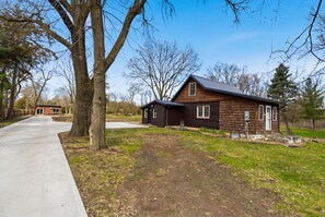 Exterior - Welcome to Turkey Ridge Cabin Sitting on 12 Acres in Cedar Falls, IA (Cedar Falls)