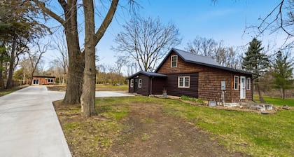 Welcome to Turkey Ridge Cabin Sitting on 12 Acres in Cedar Falls, IA