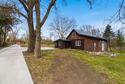 Welcome to Turkey Ridge Cabin Sitting on 12 Acres in Cedar Falls, IA