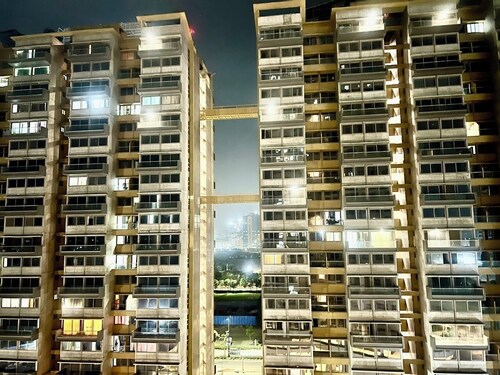 2-bedroom corporate suite with swimming pool, gym, wifi, AC