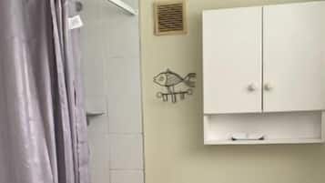 Shared Dormitory, 1 Bedroom, Smoking | Bathroom