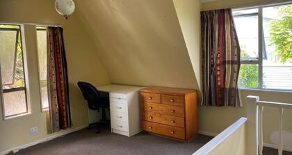 Room-tranquil Browns Bay Guest Rooms wit