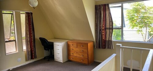 Room-tranquil Browns Bay Guest Rooms wit