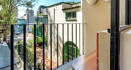 Elegant 2BR Apt w/ balcony, Heart of Guadalajara