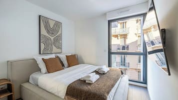Apartemen | 2 kamar tidur, ruang kerja ramah laptop, dan setrika/meja setrika