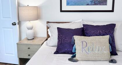 Pet-friendly, ground level, Laundry, Queen