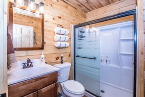 Hair dryer, towels, soap, toilet paper - Journey's End - 4BR Chalet • 7 Min to Attitash (Bartlett)