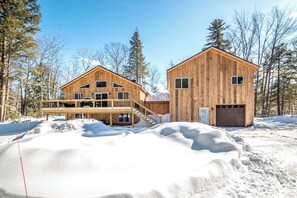 Exterior - Journey's End - 4BR Chalet • 7 Min to Attitash (Bartlett)