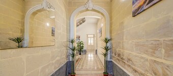 Private Room in Hamrun with Shared Kitchen
