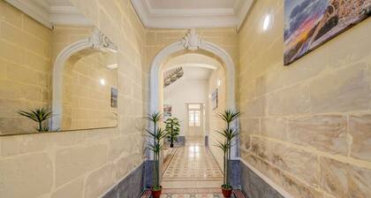 Private Room in Hamrun with Shared Kitchen