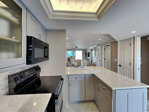 Private kitchen - Pointe South 105 | Gulf-Front + Newly Updated (Fort Myers Beach)