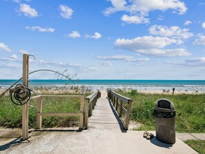 The Indies House Beach Access - Indies House 408 | Ocean-View + Pool Access (Ormond Beach)