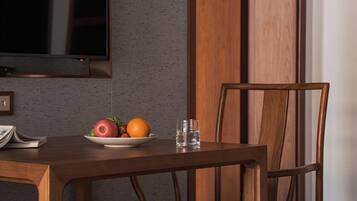 Luxury Suite, Patio | In-room dining